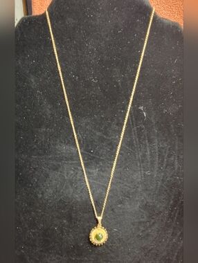 Vintage 12K Gold Filled Green Jade Pendant Necklace